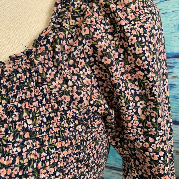 Old Navy Floral Shirred Long Sleeved Blouse - Picture 3 of 5